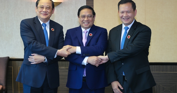 Vietnamese, Lao and Cambodian Prime Ministers meet on sidelines of ...