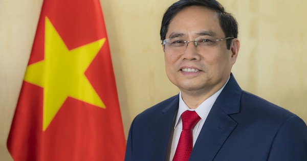 Chính trị đối ngoại: Với chính sách đối ngoại thực dụng và mang tính xây dựng, Việt Nam đang ngày càng gây được sự quan tâm và tín nhiệm từ các quốc gia trên thế giới. Những mối quan hệ đối tác kinh tế và chính trị dịch chuyển sang mức cao mới, hứa hẹn mở ra nhiều cơ hội hợp tác phát triển toàn diện.