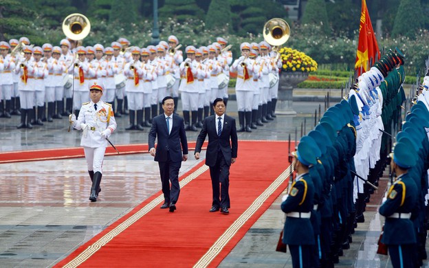 武文赏主席主持迎接仪式欢迎菲律宾总统对越南进行国事访问