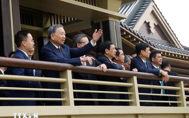 越共中央总书记、国家主席苏林参访中国河北省雄安新区