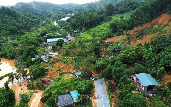 Landslides And Rising Rivers Leave 1000s Stranded In Vietnam