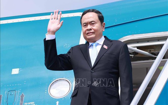 Top Vietnamese legislator leaves for AIPA-45