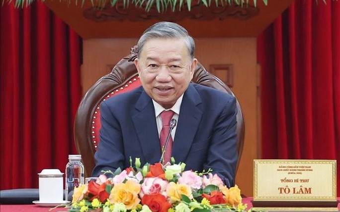 General Secretary To Lam holds phone conversation with U.S. President Donald Trump