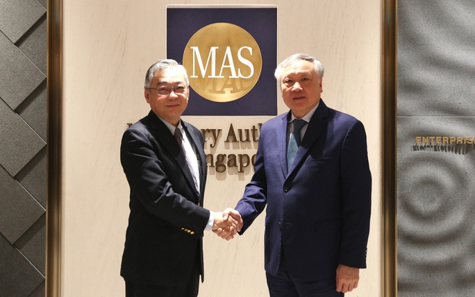 Singapore ready to assist Viet Nam in developing international financial center