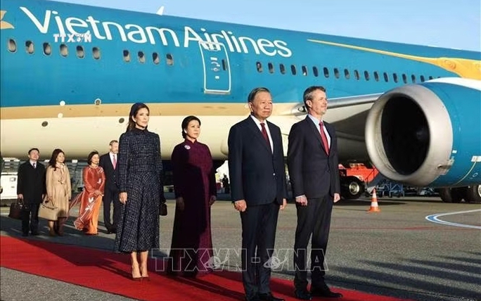 General Secretary, President To Lam accorded welcome ceremony in Denmark