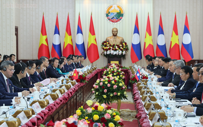 Vietnamese, Lao Prime Ministers hold talks in Vientiane
