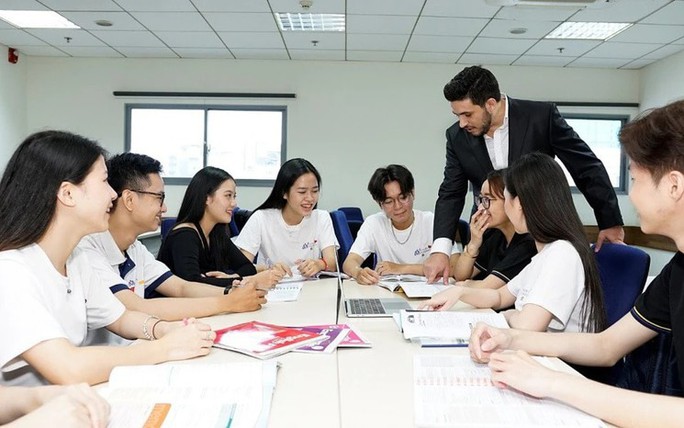 Gov’t releases plan to attract foreign experts, scientists to work in Viet Nam