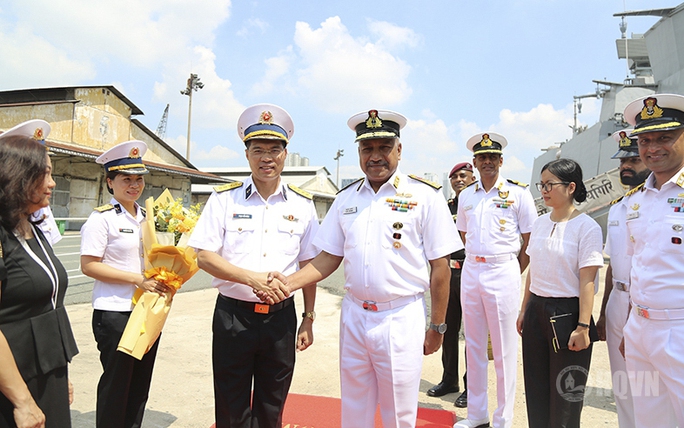 Indian warships begin three-day friendship visit to Viet Nam