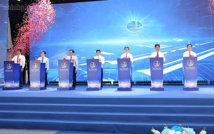 First made-in-Viet Nam aluminum ingot products roll off production line