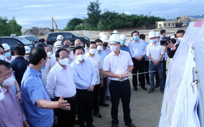 Phó Thủ tướng Lê Văn Thành kiểm tra thực địa một số dự án cao tốc Bắc – Nam
