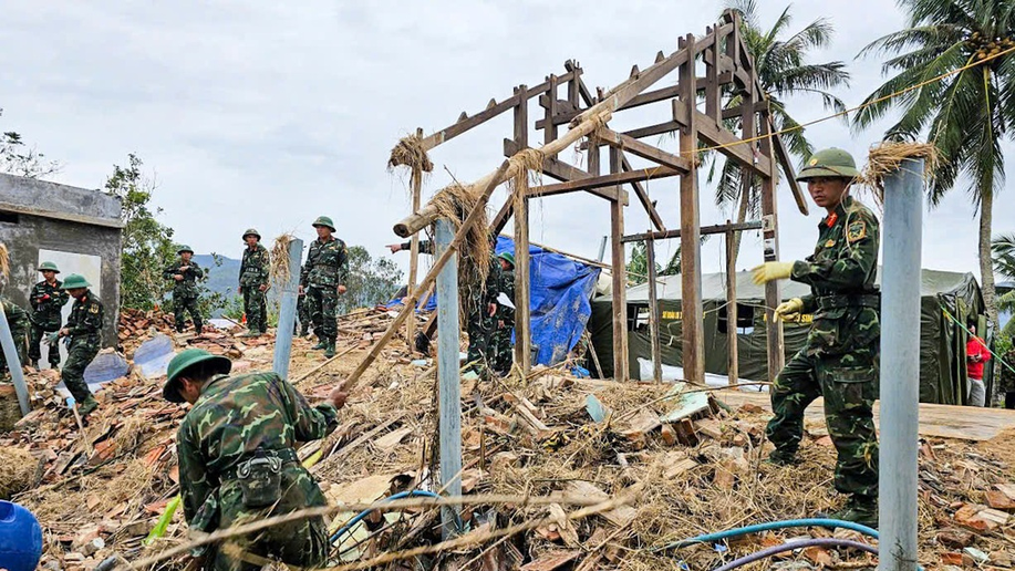 Nhấn vào ảnh để phóng to Chiến dịch Quang Trung"